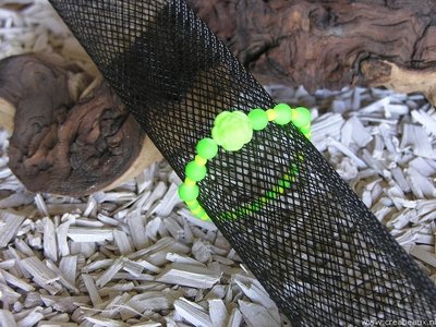 Bloem & ronde kralen, 14cm, neon groen