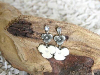2 Bloemen, 46x25mm, grijs-wit