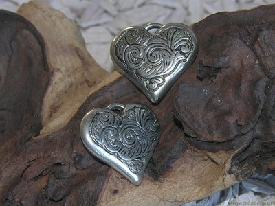 Hart bewerkt, 34x32mm, zilverkleur