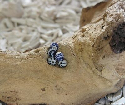 Kraal versierd, 8mm, delftsblauw